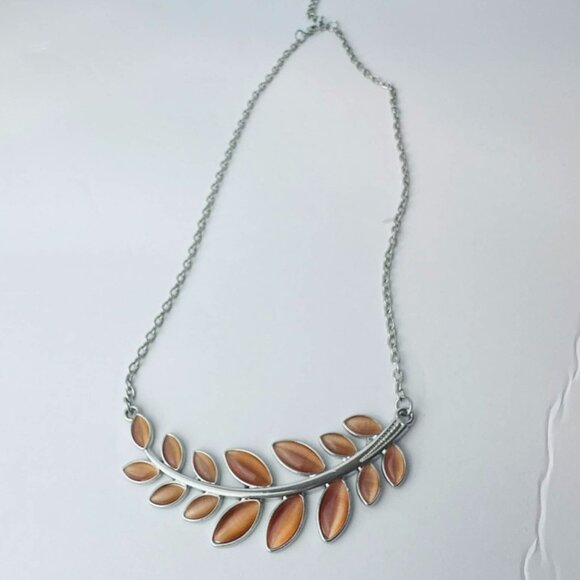 Silver & Amber Leaf Necklace • Nature Inspired Bib Necklace - Boho Fashion - Picture 2 of 3